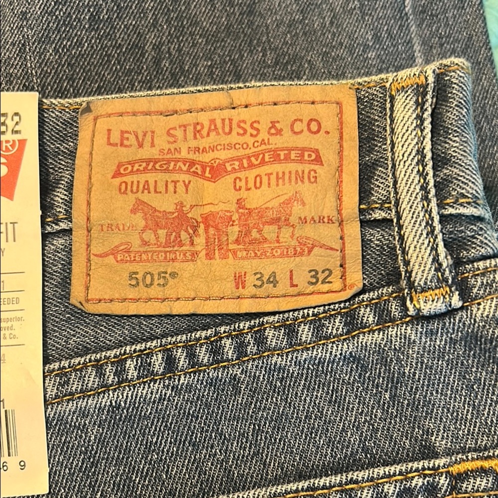 Levi's Blue Straight Jeans Classic Style - Picture 2 of 2
